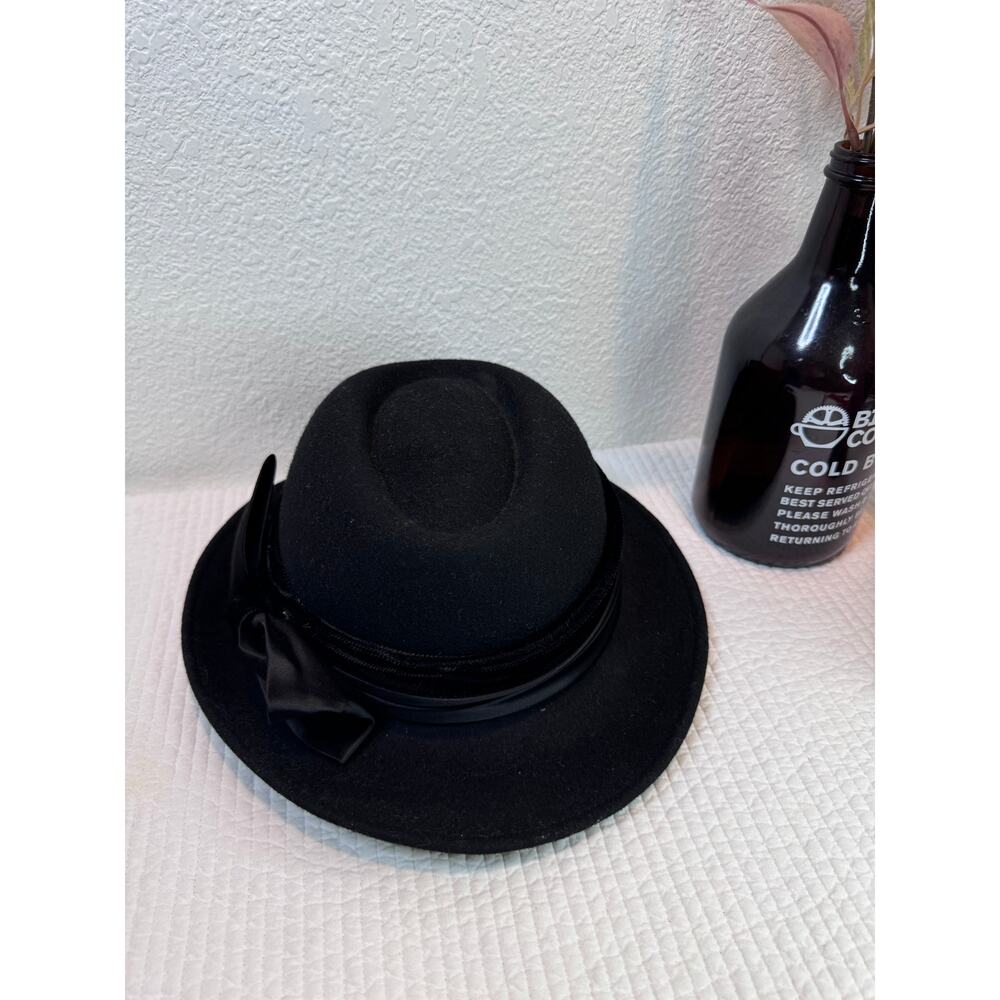 Bollman Black Wool Felt Hat Vintage Bow Detail 1920s Cloche Derby Style‎